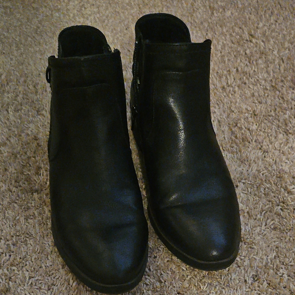 BareTraps Black Ankle Booties with Classic Design